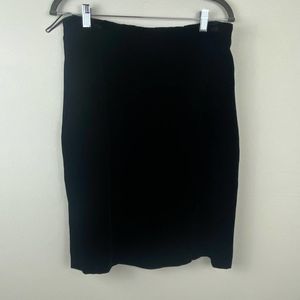 Classiques Skirt size 16 color black felt like fabric
